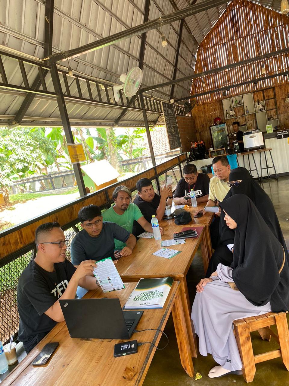 Komunitas perusahaan UKM bimbingan belajar